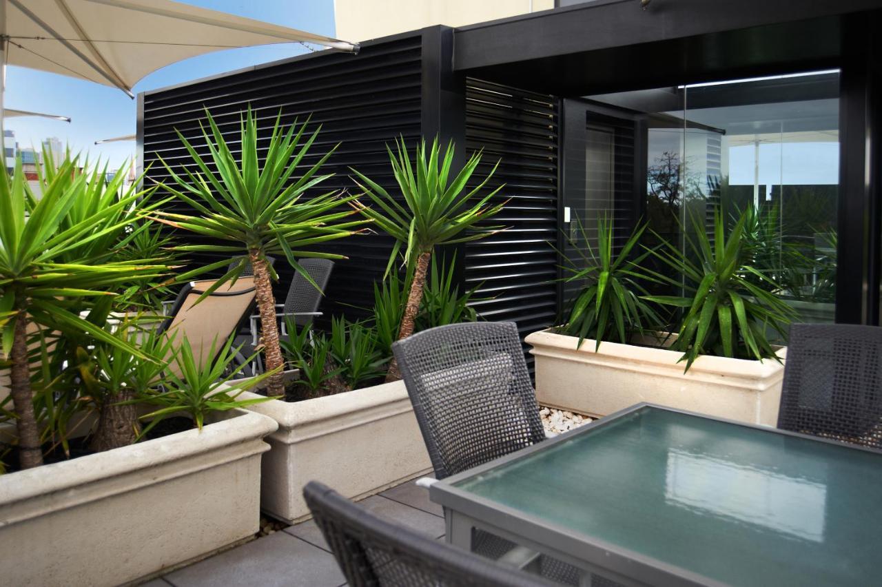 Quest East Melbourne Aparthotel Exterior photo