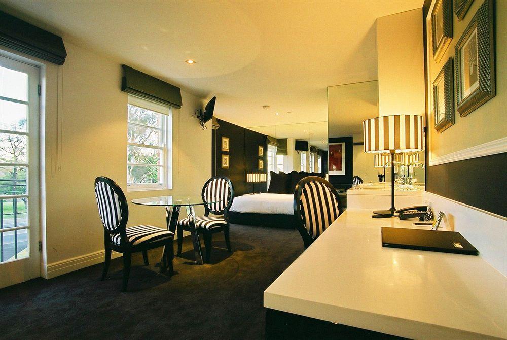 Quest East Melbourne Aparthotel Room photo