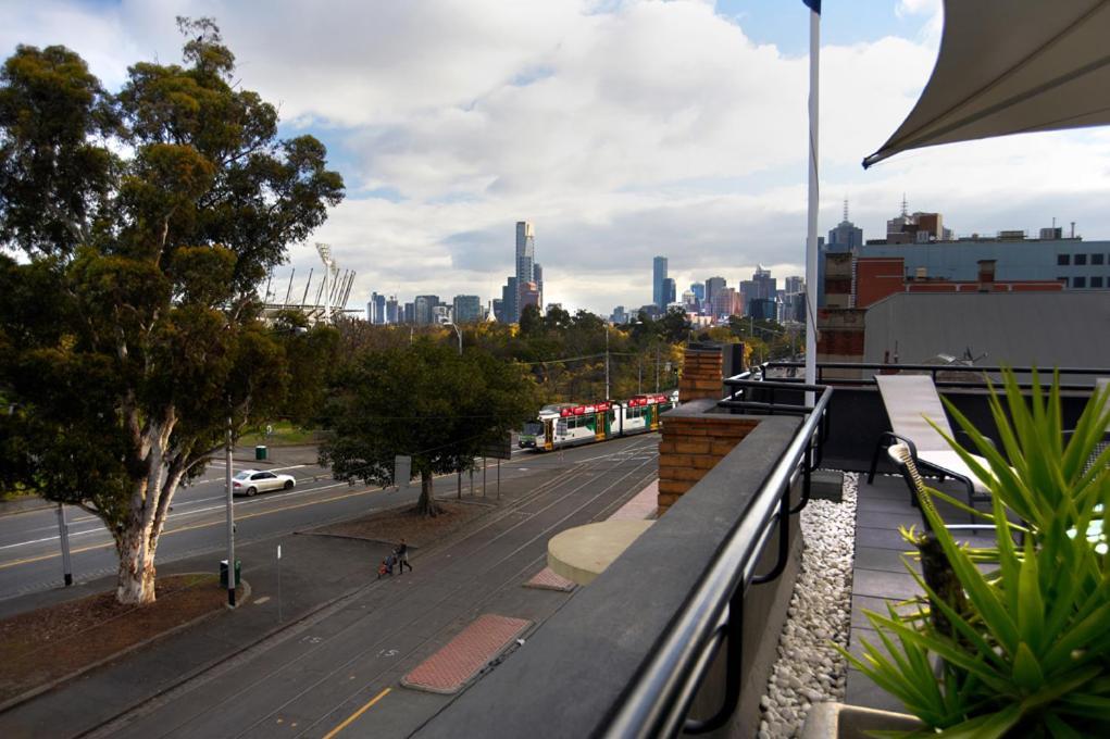 Quest East Melbourne Aparthotel Exterior photo