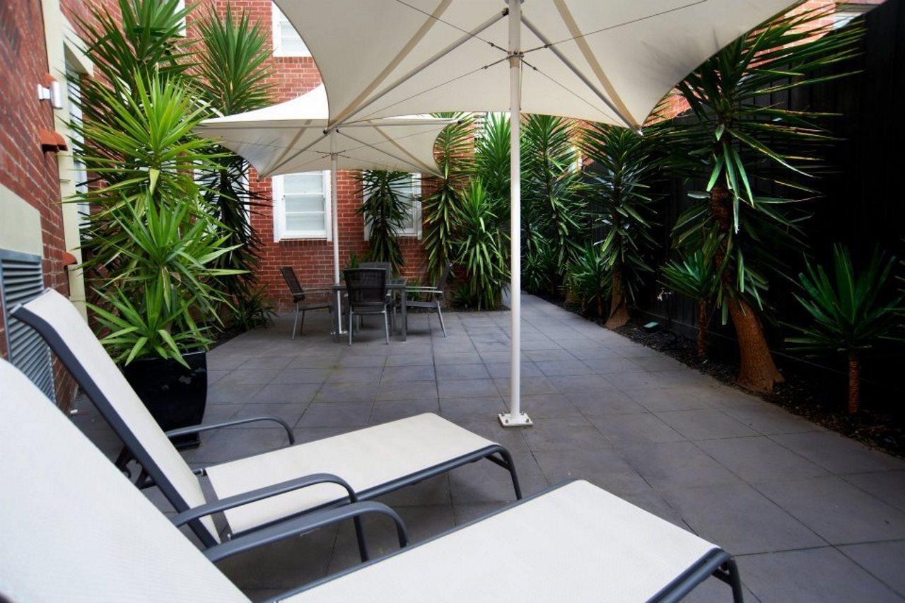 Quest East Melbourne Aparthotel Exterior photo